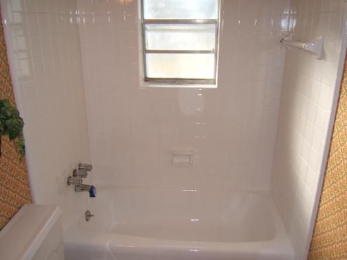 Bathtub & Tile Refinishing Services in Hayward.